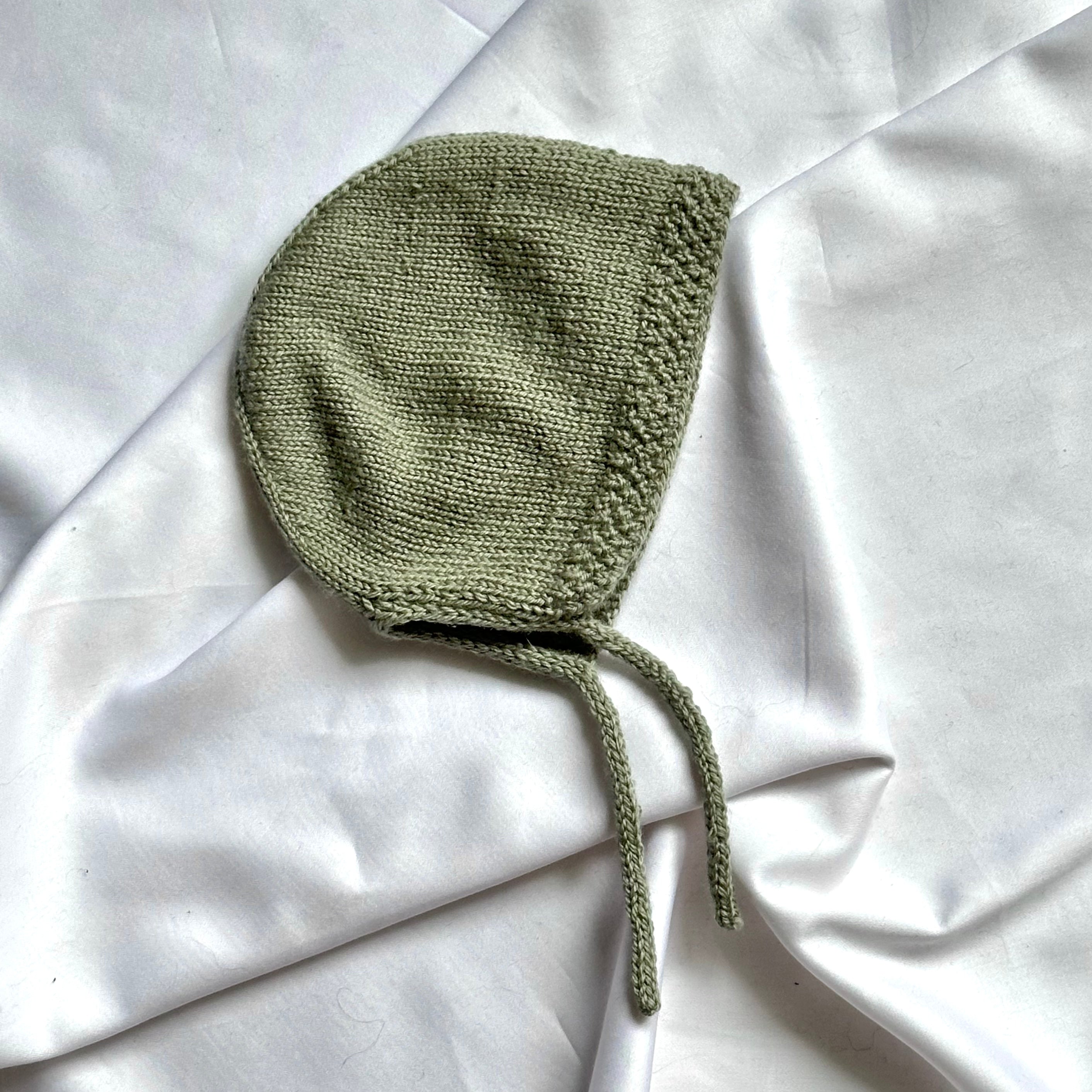 Green Pea Bonnet